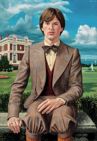 Schilderij van een jonge man in een bruin geruit pak voor een groot landhuis en de zee. Painting of a young man in a brown plaid suit in front of a large manor house and the sea.