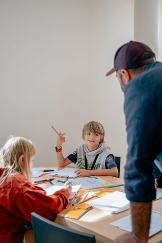 Labsessie ELJA Kindermuseum kinderen stellen vragen
