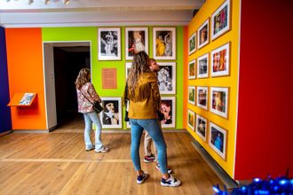 Tentoonstellingzaal collecting the city