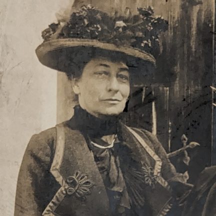 Marie Hubrecht, c. 1915, photo Erfgoed Leiden, Hubrecht family archive