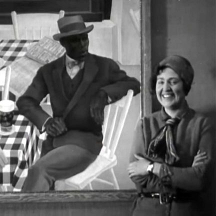 Nola Hatterman next to her portrait of Louis Richard Drenthe ‘On the terrace’, 1932, Polygoon Hollands Nieuws (producer), Wikimedia Commons
