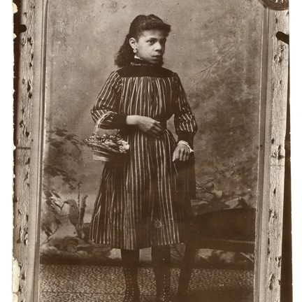 Tonia Stieltjes in 1896, Wikipedia