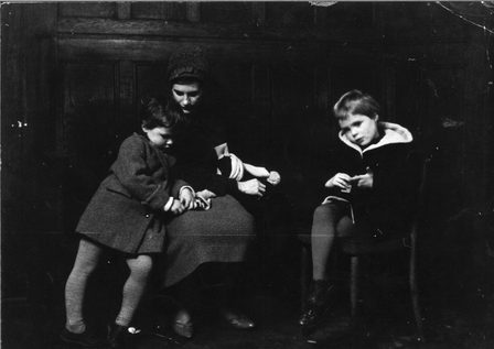 Else, Barbara en Joke in 1959, foto Johan van der Keuken