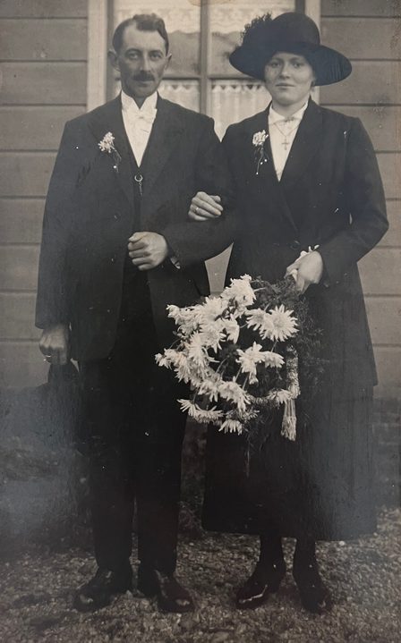 Gerrit Schavemaker en Grietje Schavemaker (huwelijksfoto 29 oktober 1925)