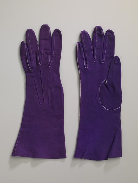 Pair of gloves Maison de Bonneterie, 1920-1940, Amsterdam Museum Collection, inv. no. KA 28070