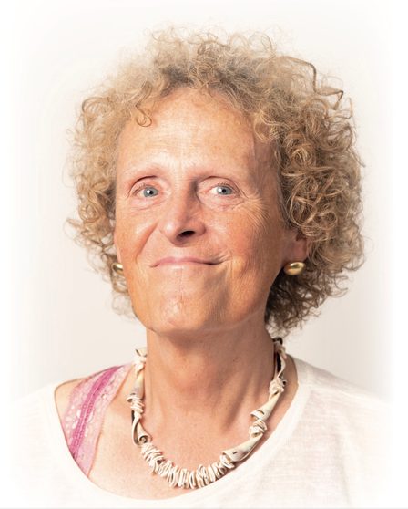 Thea Bakker, 1951-2023