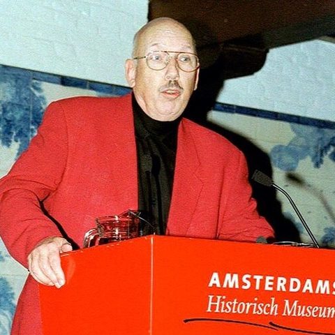 Bas Dudok van Heel bij de opening van de tentoonstelling 'Kopstukken. Amsterdammers geportretteerd 1600-1800' op 10 oktober 2002