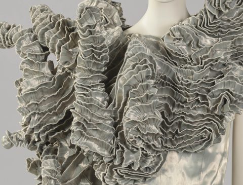 CMU Iris van Herpen jurk Escapism 31459 072 crop
