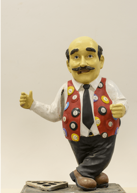 Biljartpoppetje van man met snor