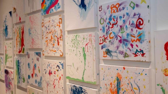 Canvas schilderijen aan de muur