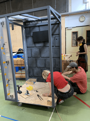 Mediacollege Amsterdam, maakproces installaties