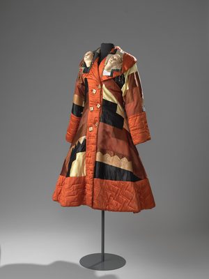 Cloak Art Deco, Fong Leng, worn by Mathilde Willink, AM collection.
